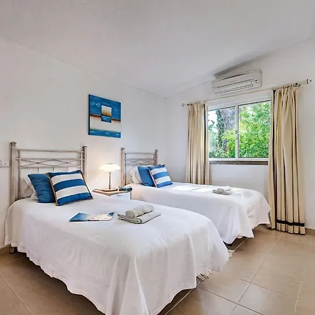 4 Beds, Golf Views, Optional Pool Heating * Vilamoura