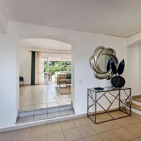 4 Beds, Golf Views, Optional Pool Heating Villa Vilamoura