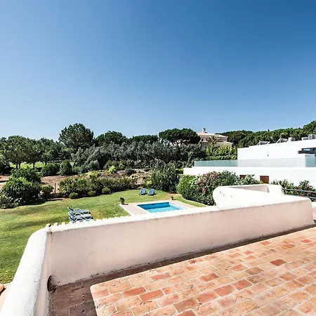 4 Beds, Golf Views, Optional Pool Heating فيلة